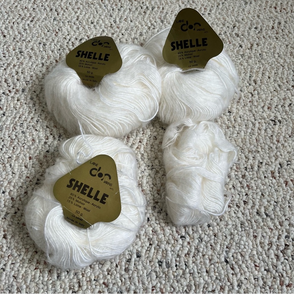 ✨2/$20✨ Mohair and Wool Blend Yarn